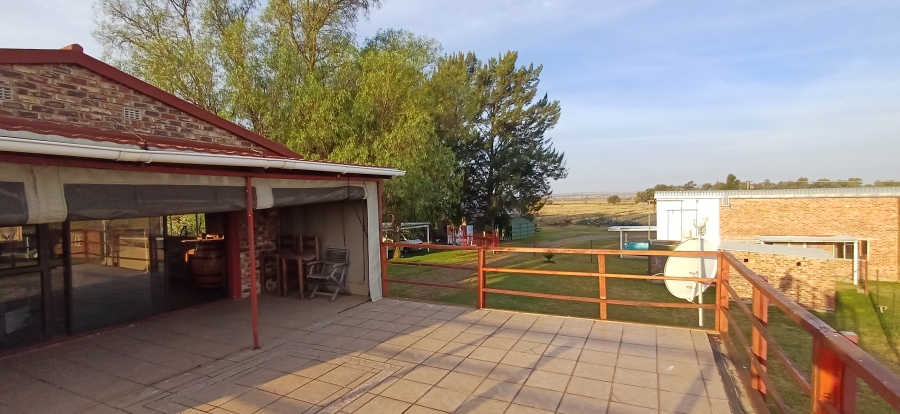 7 Bedroom Property for Sale in Harpington A H North West